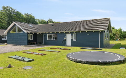 Jelke - 520M from the Sea: Dak, Huis, Huis, Verblijf, Deur, Siding, Dek, Veranda, Plank, Hardwood