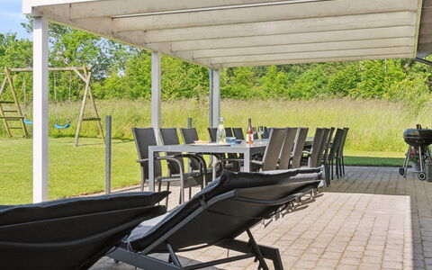 Jelke - 520M from the Sea: Dak, Huis, Huis, Verblijf, Deur, Siding, Dek, Veranda, Plank, Hardwood