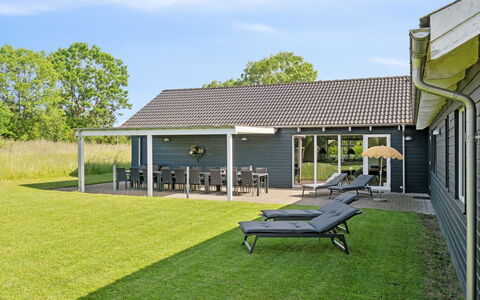 Jelke - 520M from the Sea: Dak, Huis, Huis, Verblijf, Deur, Siding, Dek, Veranda, Plank, Hardwood