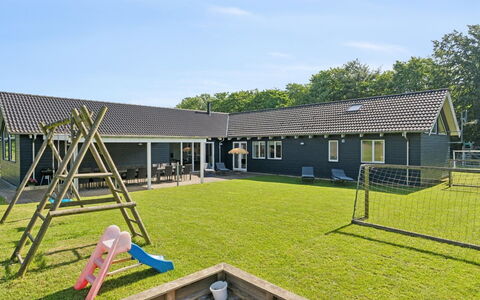 Jelke - 520M from the Sea: Dak, Huis, Huis, Verblijf, Deur, Siding, Dek, Veranda, Plank, Hardwood