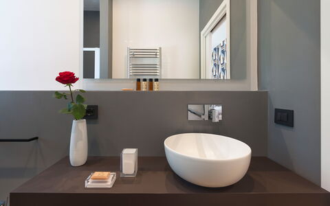 Villa Decoro - Mascali, Sicilia: Eigendom, Kraan, Fabriek, Loodgieterswerkinrichting, Wastafel, Interieur Ontwerp, Wastafel In De Badkamer, Hout, Tafel, Badkamer