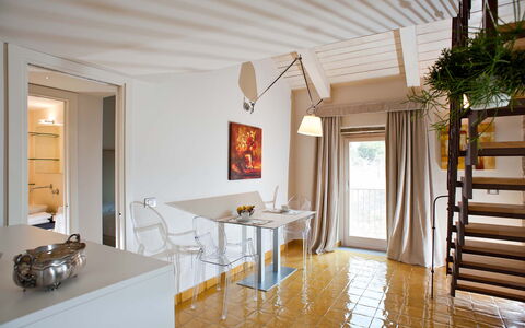 Pietramare - Castellabate, Campania: Tafel, Meubilair, Hout, Interieur Ontwerp, Woonkamer, Flooring, Hal, Verdieping, Stoel, Keuken