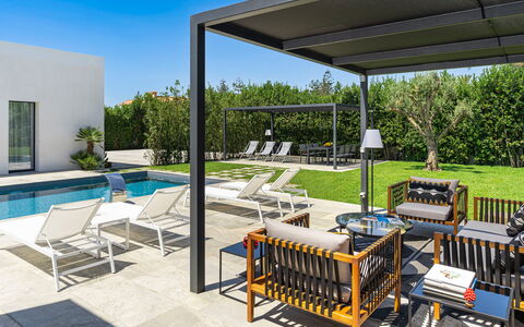 Villa Duetto - Siracusa, Sicilia: Eigendom, Lucht, Fabriek, Water, Schaduw, Wiel, Buitenmeubels, Boom, Zwembad