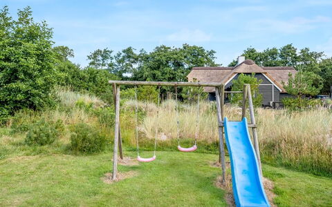 Malti - 1.3Km from the Sea: Dia Van De Speelplaats, Speeltoestel, Land Lot, Chute, Tuin, Gazon, Speelplaats, Landscaping, Schaduw, Park