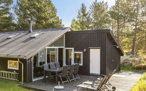 Emila - 2.2Km from the Sea: Dak, Huis, Huis, Verblijf, Deur, Siding, Dek, Veranda, Plank, Hardwood