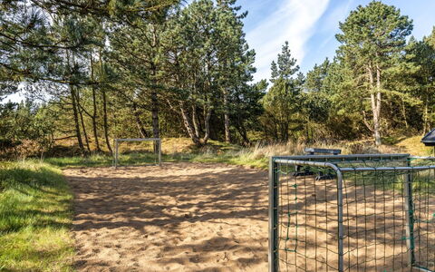 Emila - 2.2Km from the Sea: Dak, Huis, Huis, Verblijf, Deur, Siding, Dek, Veranda, Plank, Hardwood