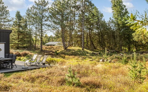 Emila - 2.2Km from the Sea: Dak, Huis, Huis, Verblijf, Deur, Siding, Dek, Veranda, Plank, Hardwood