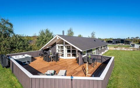 Cristiana - 1Km to the Fjord: Dak, Huis, Huis, Verblijf, Deur, Siding, Dek, Veranda, Plank, Hardwood