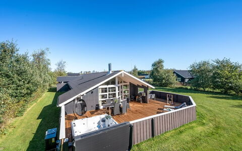 Cristiana - 1Km to the Fjord: Dak, Huis, Huis, Verblijf, Deur, Siding, Dek, Veranda, Plank, Hardwood
