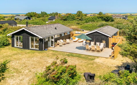 Zina - 600M from the Sea: Huis, Verblijf, Landgoed, Eco Hotel