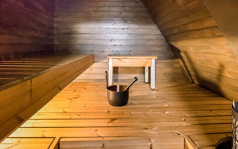 Lehtola: Hout, Flooring, Verdieping, Meubilair, Houten Vloer, Interieur Ontwerp, Stapelbed, Kamer, Beits, Hardwood