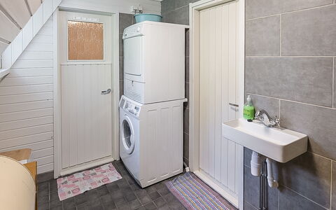 Lehtola: Hout, Flooring, Verdieping, Meubilair, Houten Vloer, Interieur Ontwerp, Stapelbed, Kamer, Beits, Hardwood
