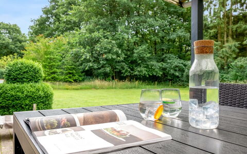 Tancred - 30Km from the Sea: Meubilair, Buitenmeubels, Tafel, Buitentafel, Tuin, Stoel, Schaduw, Keuken En Eettafel, Backyard, Landscaping