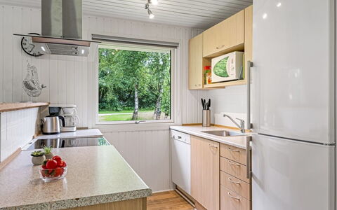 Tancred - 30Km from the Sea: Keuken, Toestel Van De Keuken, Hout, Countertop, Flooring, Interieur Ontwerp, Major Appliance, Gootsteen, Verdieping, Meubilair