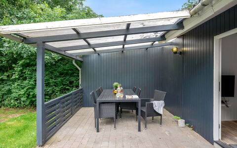 Tancred - 30Km from the Sea: Hout, Schaduw, Buitenmeubels, Outdoor Structuur, Tuin, Dek, Patio, Werf, Garden Gebouwen, Pergola