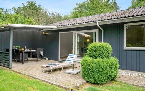 Tancred - 30Km from the Sea: Huis, Huis, Verblijf, Deur, Groundcover, Schaduw, Tuin, Siding, Werf, Backyard