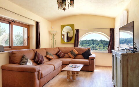 Trulli Di Grieco: Bruin, Bankstel, Meubilair, Fotolijst, Interieur Ontwerp, Venster, Hout, Woonkamer, Verdieping, Gebouw