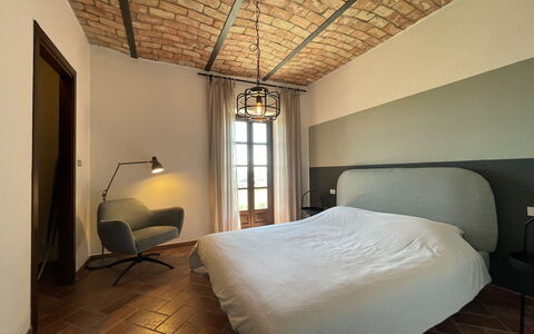 Casa 'il Nocciolo': Eigendom, Meubilair, Comfort, Gebouw, Hout, Interieur Ontwerp, Schaduw, Verdieping, Flooring, Bed Frame