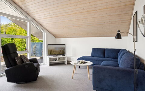 Bajram: Meubilair, Interieur Ontwerp, Flooring, Bankstel, Verdieping, Plafond, Hout, Woonkamer, Kamer