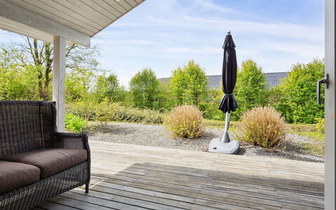Bajram: Buitenmeubels, Houten Vloer, Meubilair, Huis, Dek, Tuin, Schaduw, Stoel, Veranda, Hardwood