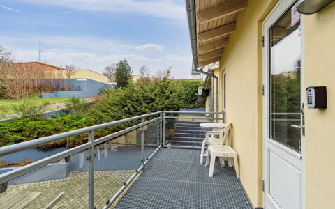 Henna - 50M from the Sea: Hout, Dak, Architectuur, Huis, Huis, Verblijf, Siding, Hardwood, Helling, Landgoed