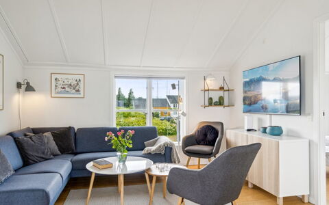 Sebiorn - 5M from the Sea: Hout, Huis, Meubilair, Flooring, Woonkamer, Bankstel, Interieur Ontwerp, Verdieping