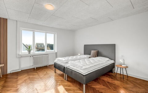Ullakarin - 200M from the Sea: Plafond, Flooring, Verdieping, Kamer, Lichte Inrichting, Slaapkamer, Gips, Houten Vloer