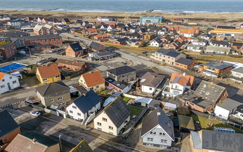 Ullakarin - 200M from the Sea: Woongebied, Stedelijk Gebied, Vogelperspectief, Buurt, Luchtfotografie, Landschap, Dak, Stedelijk Ontwerp, Voorstad, Straat