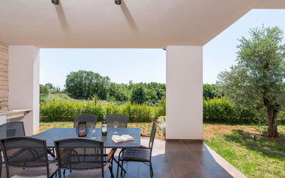 Villa Tola