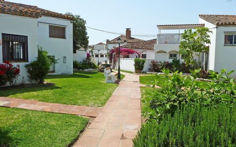 Bahia Dorada: Woongebied, Eigendom, Huis, Huis, Gebouw, Werf, Buurt, Onroerend Goed, Tuin, Gras