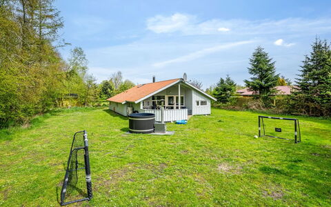 Bjart - 1.5Km from the Sea: Dak, Huis, Huis, Verblijf, Deur, Siding, Dek, Veranda, Plank, Hardwood
