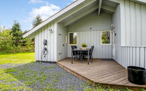 Bjart - 1.5Km from the Sea: Dak, Huis, Huis, Verblijf, Deur, Siding, Dek, Veranda, Plank, Hardwood