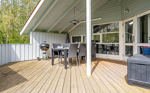 Bjart - 1.5Km from the Sea: Dak, Huis, Huis, Verblijf, Deur, Siding, Dek, Veranda, Plank, Hardwood