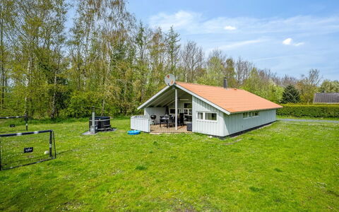 Bjart - 1.5Km from the Sea: Dak, Huis, Huis, Verblijf, Deur, Siding, Dek, Veranda, Plank, Hardwood