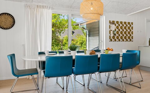Nicolas - 500M from the Sea: Plafond, Flooring, Interieur Ontwerp, Verdieping, Samengesteld Materiaal, Meubilair, Toevlucht, Hotel, Ontwerp, Daylighting