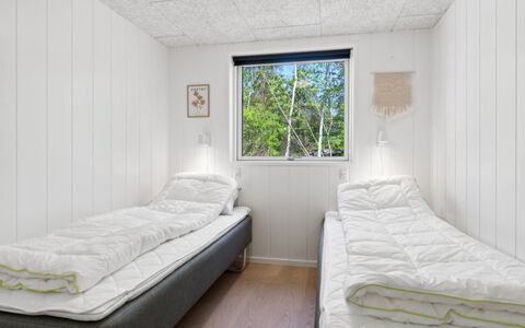 Nicolas - 500M from the Sea: Plafond, Flooring, Interieur Ontwerp, Verdieping, Samengesteld Materiaal, Meubilair, Toevlucht, Hotel, Ontwerp, Daylighting
