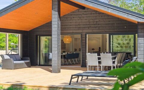 Nicolas - 500M from the Sea: Plafond, Flooring, Interieur Ontwerp, Verdieping, Samengesteld Materiaal, Meubilair, Toevlucht, Hotel, Ontwerp, Daylighting