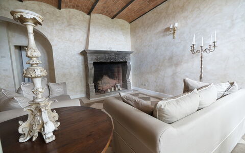 Luxury Villa Con Spa e Panorama a 40 Min Da Roma: Fotolijst, Meubilair, Eigendom, Bankstel, Gebouw, Hout, Interieur Ontwerp, Tafel, Huis, Woonkamer