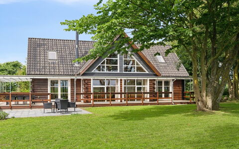 Månviva - 150M to the Fjord: Blauw, Struik, Verblijf, Groundcover, Tuin, Landgoed, Schaduw, Landscaping, Boerderij, Eco Hotel