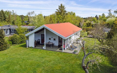 Soti - 350M from the Sea: Hout, Dak, Architectuur, Huis, Huis, Verblijf, Siding, Hardwood, Helling, Landgoed