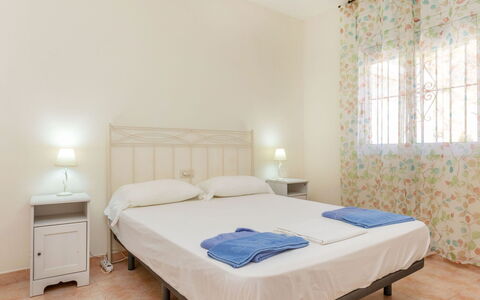 Dalia: Meubilair, Interieur Ontwerp, Slaapkamer, Verdieping, Bed, Flooring, Plafond, Kamer, Laken, Bedding