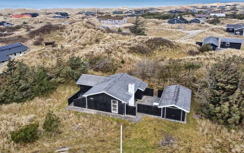 Florencia - 450M from the Sea: Dak, Huis, Huis, Verblijf, Deur, Siding, Dek, Veranda, Plank, Hardwood