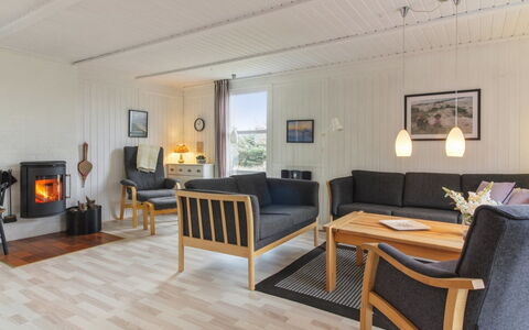 Florencia - 450M from the Sea: Dak, Huis, Huis, Verblijf, Deur, Siding, Dek, Veranda, Plank, Hardwood