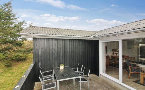 Florencia - 450M from the Sea: Dak, Huis, Huis, Verblijf, Deur, Siding, Dek, Veranda, Plank, Hardwood