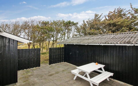 Florencia - 450M from the Sea: Dak, Huis, Huis, Verblijf, Deur, Siding, Dek, Veranda, Plank, Hardwood