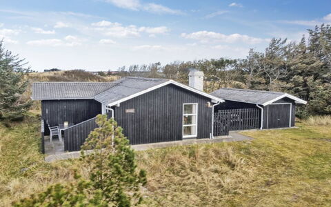 Florencia - 450M from the Sea: Dak, Huis, Huis, Verblijf, Deur, Siding, Dek, Veranda, Plank, Hardwood