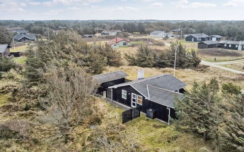 Florencia - 450M from the Sea: Dak, Huis, Huis, Verblijf, Deur, Siding, Dek, Veranda, Plank, Hardwood