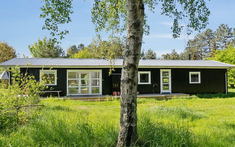 Iliane - 450M from the Sea: Hout, Dak, Architectuur, Huis, Huis, Verblijf, Siding, Hardwood, Helling, Landgoed