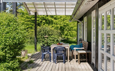 Iliane - 450M from the Sea: Hout, Dak, Architectuur, Huis, Huis, Verblijf, Siding, Hardwood, Helling, Landgoed