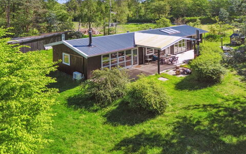 Iliane - 450M from the Sea: Hout, Dak, Architectuur, Huis, Huis, Verblijf, Siding, Hardwood, Helling, Landgoed